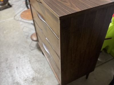 Vintage Mid-Century Modern 4-Drawer Dresser