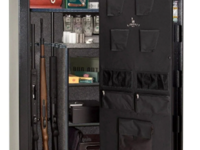 Liberty Evolution Safe - 24 Gun - Excellent Condition
