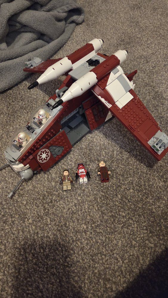 LEGO Star Wars Coruscant Guard Gunship Set 75354 with Manual