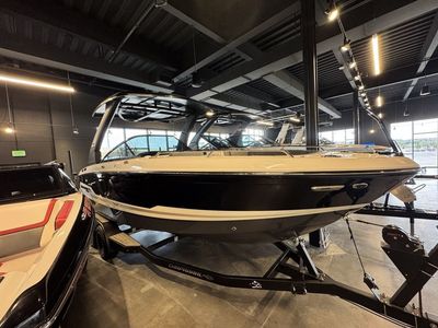 2025 Chaparral 26 Surf