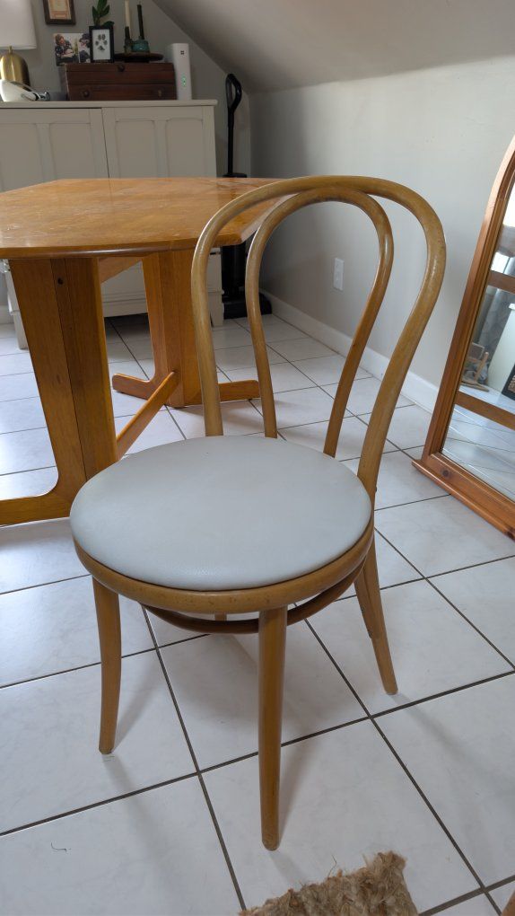 5 Dining Room Chairs