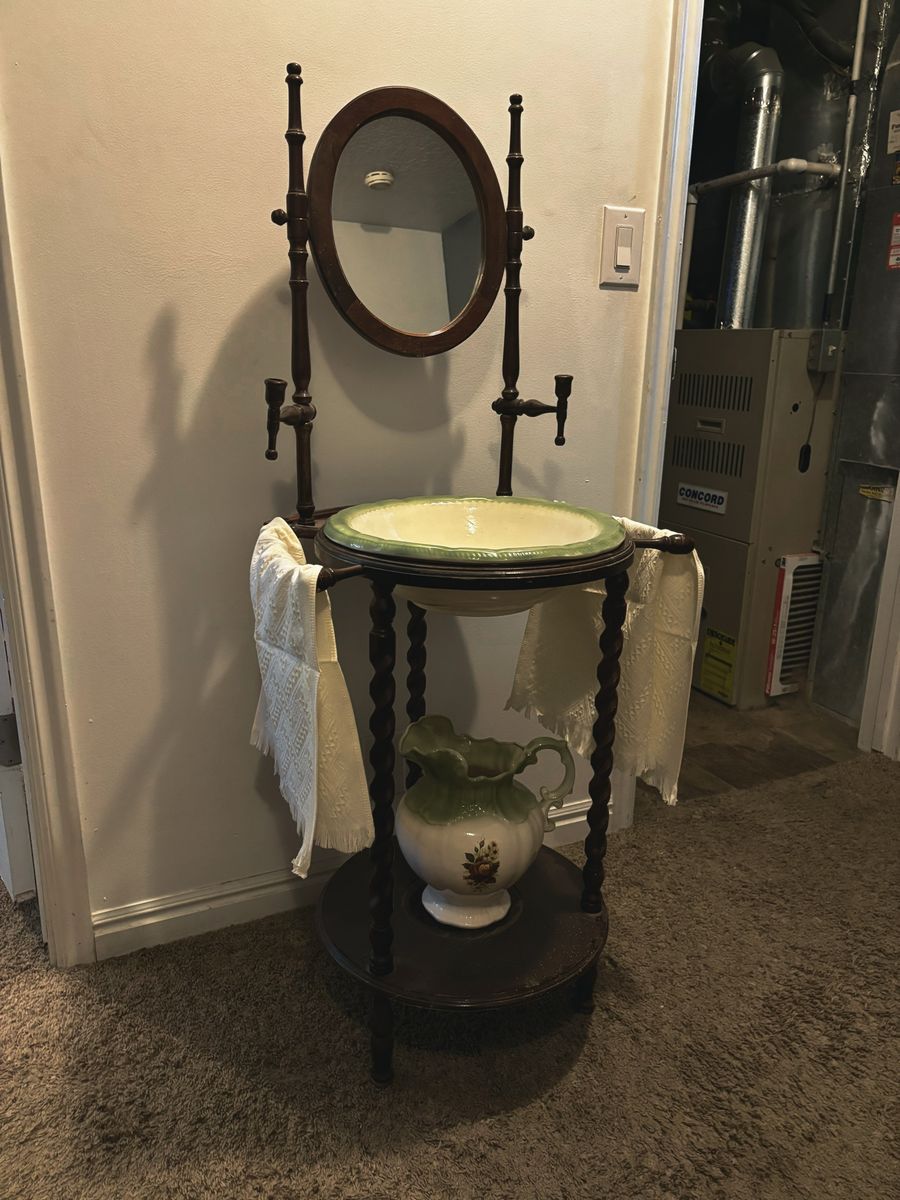 Vintage Wash Basin and Stand