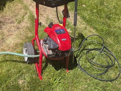 Troy-Bilt 2200 PSI 1.9 GPM Gas Pressure Washer Briggs & Stratton Engine