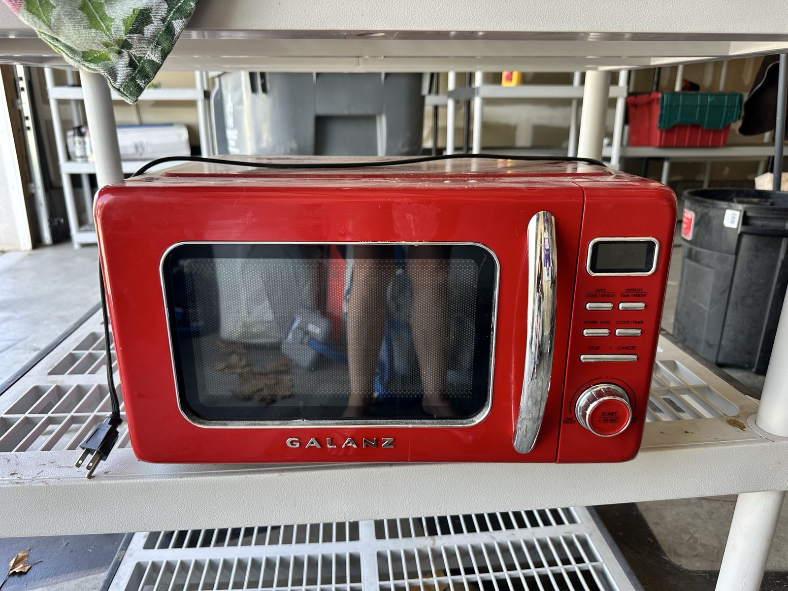 Galanz GLCMKA07RDR-07 Retro Red Countertop Microwave .7 Cu. Ft. 700W Compact