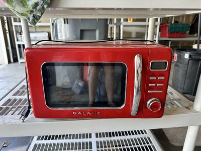 Galanz GLCMKA07RDR-07 Retro Red Countertop Microwave .7 Cu. Ft. 700W Compact