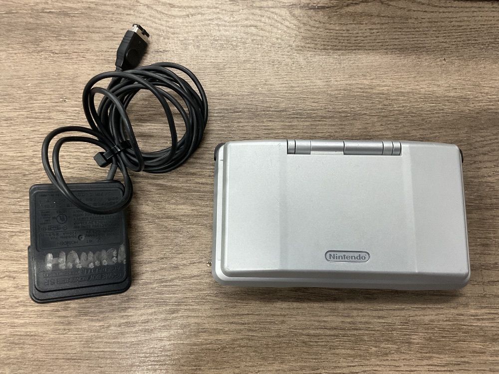 ORIGINAL NINTENDO DS SYSTEM W/ CHARGER NTR-001