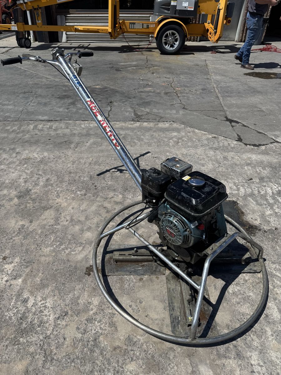 Power trowel