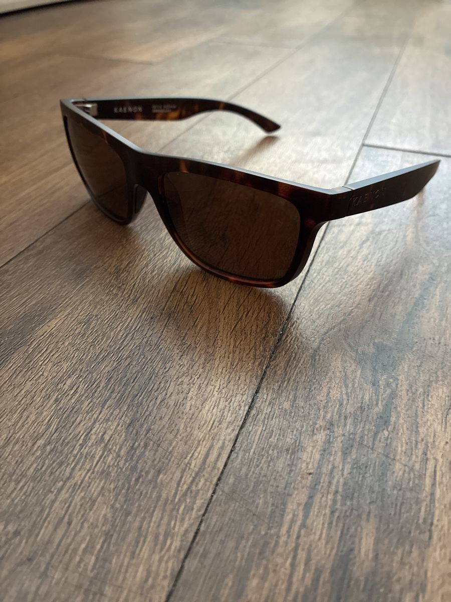 Kaenon Clarke sunglasses tortoise frame brown ultra B12 lenses includes case and cloth