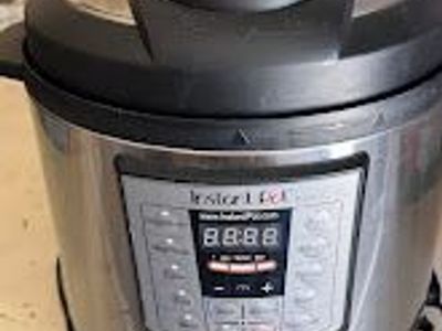 Instant Pot Duo Plus 6-Quart 9-in-1 Electric Pressure Cooker - Used, Great Condition