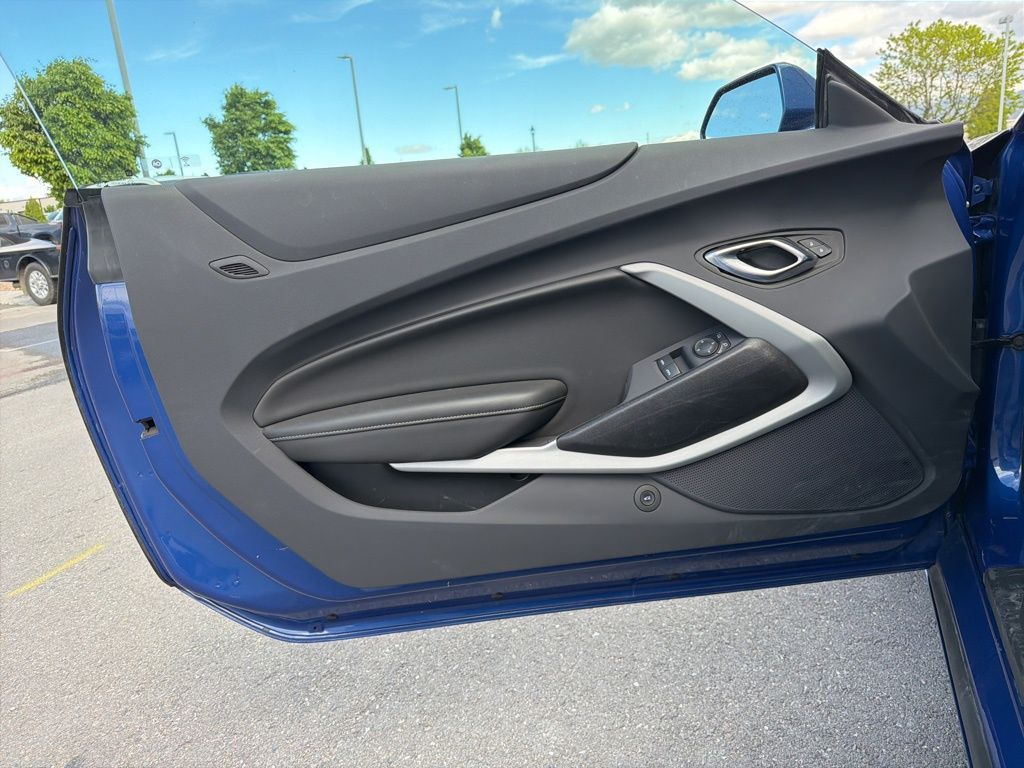 Main image 5