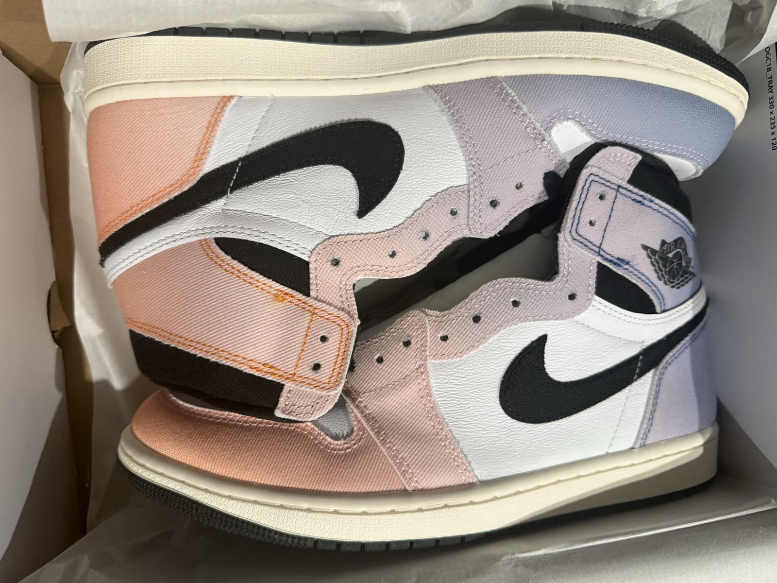 Air Jordan 1 Retro High OG Skyline