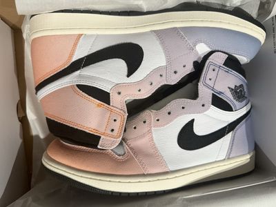 Air Jordan 1 Retro High OG Skyline