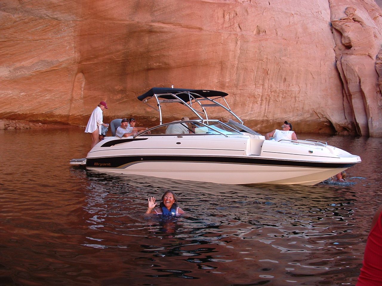 2007 Bryant 236 DB – 300 HP MerCruiser 6.2 Liter Engine • Bravo 3 Outdrive• Clean & Sharp