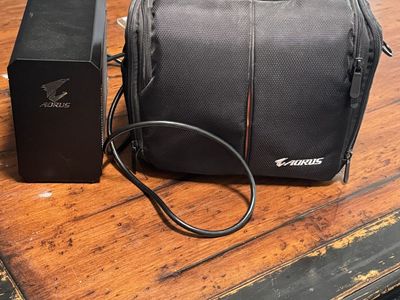 AORUS GTX 1080 Gaming Box eGPU Enclosure + Thunderbolt 3 Cable & Case