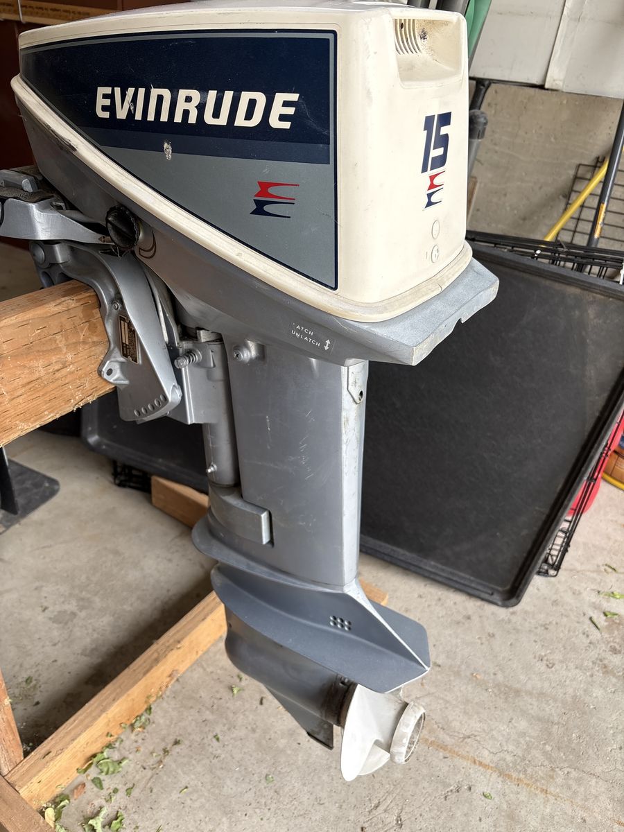 Evinrude 15 hp boat motor