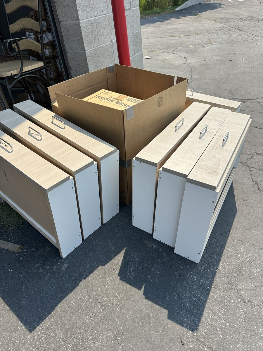 18 New Drawers w/ Boxes, Soft-Close Guides & Handles - 29.5"W x 5"T x 19.5"D