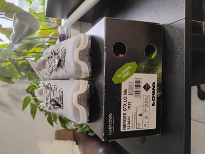LOWA SHOES NEW size 8