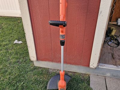 Weed Wacker/ trimmer Black and Decker electric
