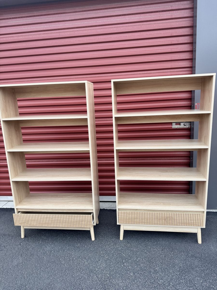 2 Bookcases