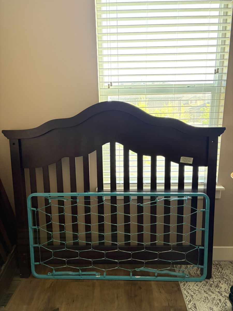 Baby Appleseed Millbury Crib