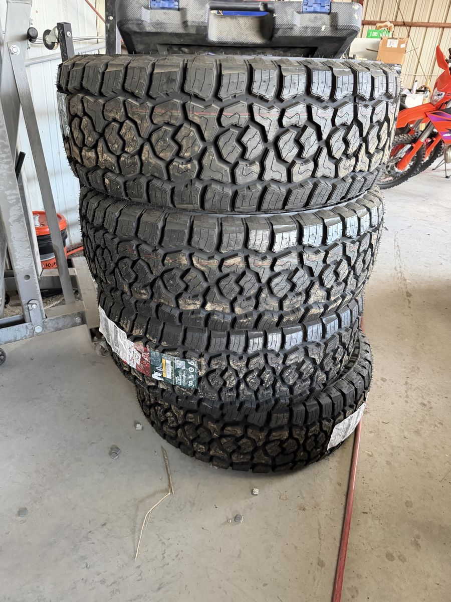 Armstrong Tru-Trac AT set of 4 LT305/70R17 All-Terrain Tires