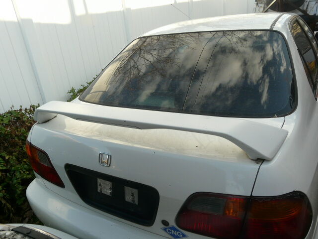 1999 WHITE FOUR DOOR HONDA CIVIC GX NATURAL GAS MOTOR WITH TRANSMISSION AND COMPLETE EXHAUST ALREADY SOLD ALREADY SOLD