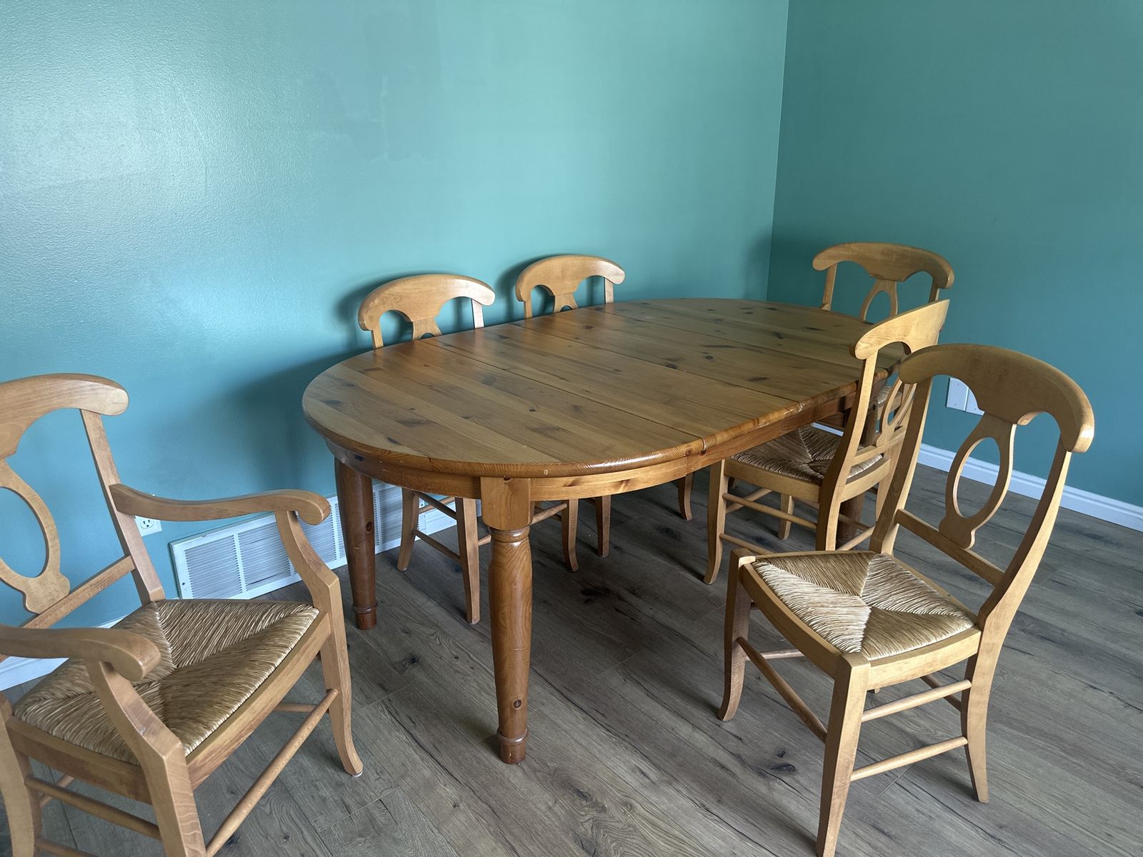 Dining Table with 6 chairs