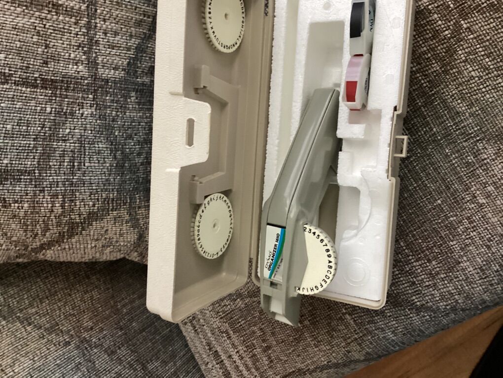 Dymo 1610 Label Maker With Case