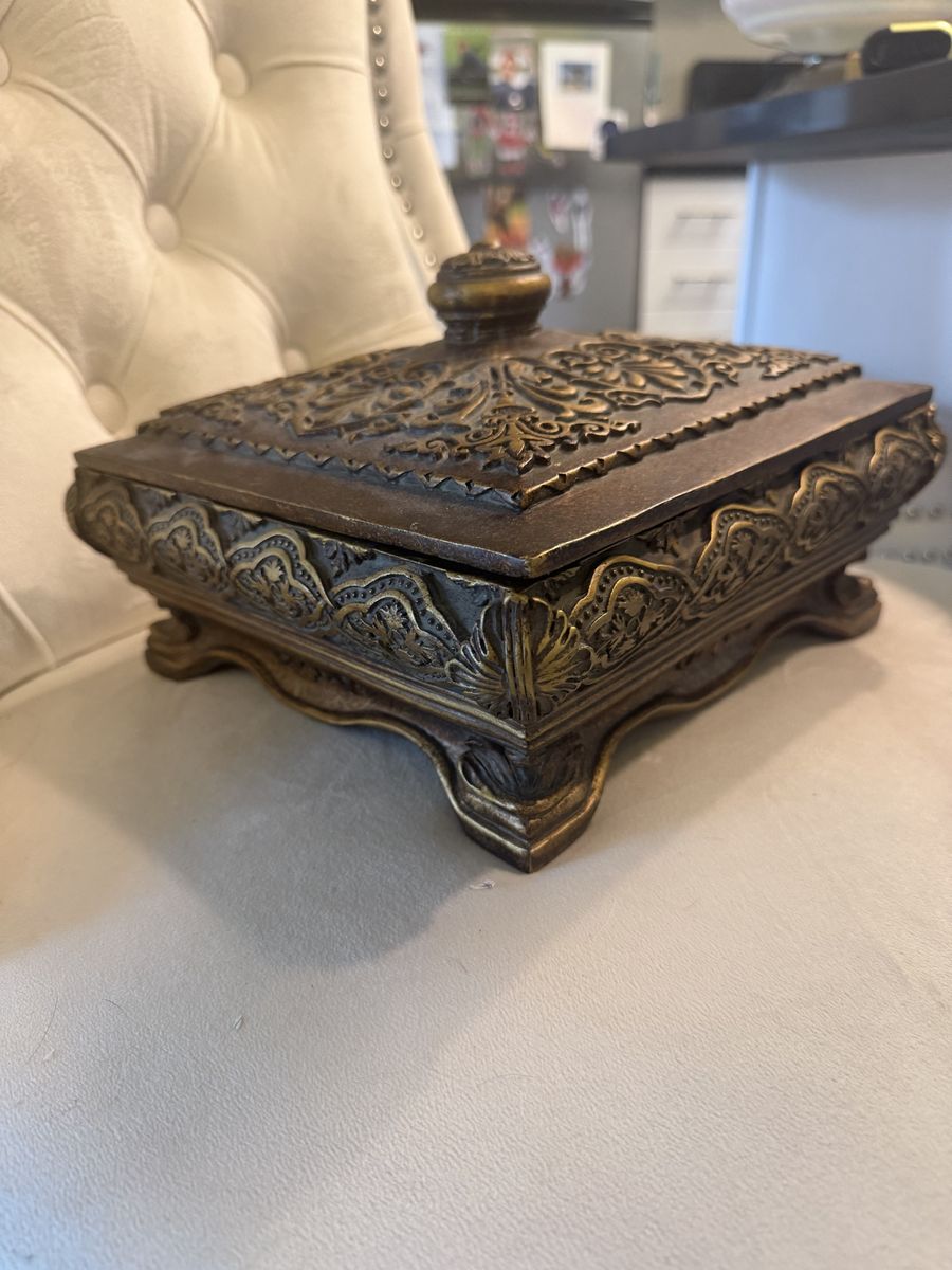 Vintage-Style Ornate Bronze Decorative Storage Box w/ Lid, Aged Finish