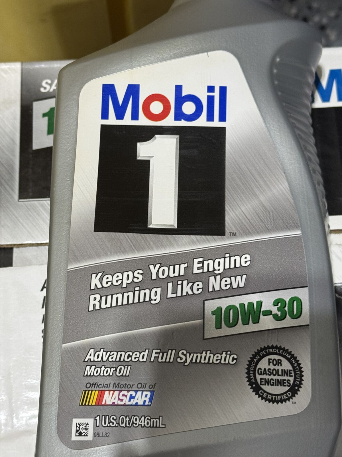 Mobile 1 Advanced Full Synthetic Motor oil 10W-30