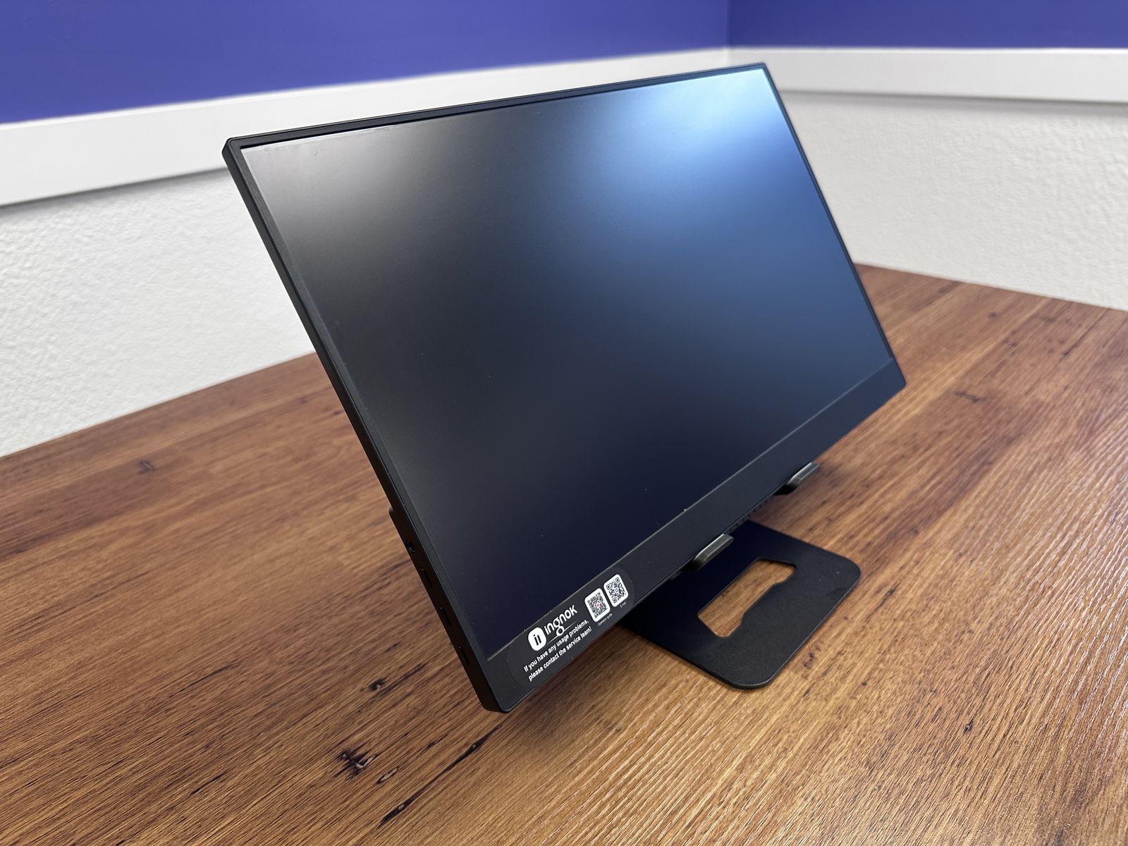 15.6" portable monitors with adjustable folding stands