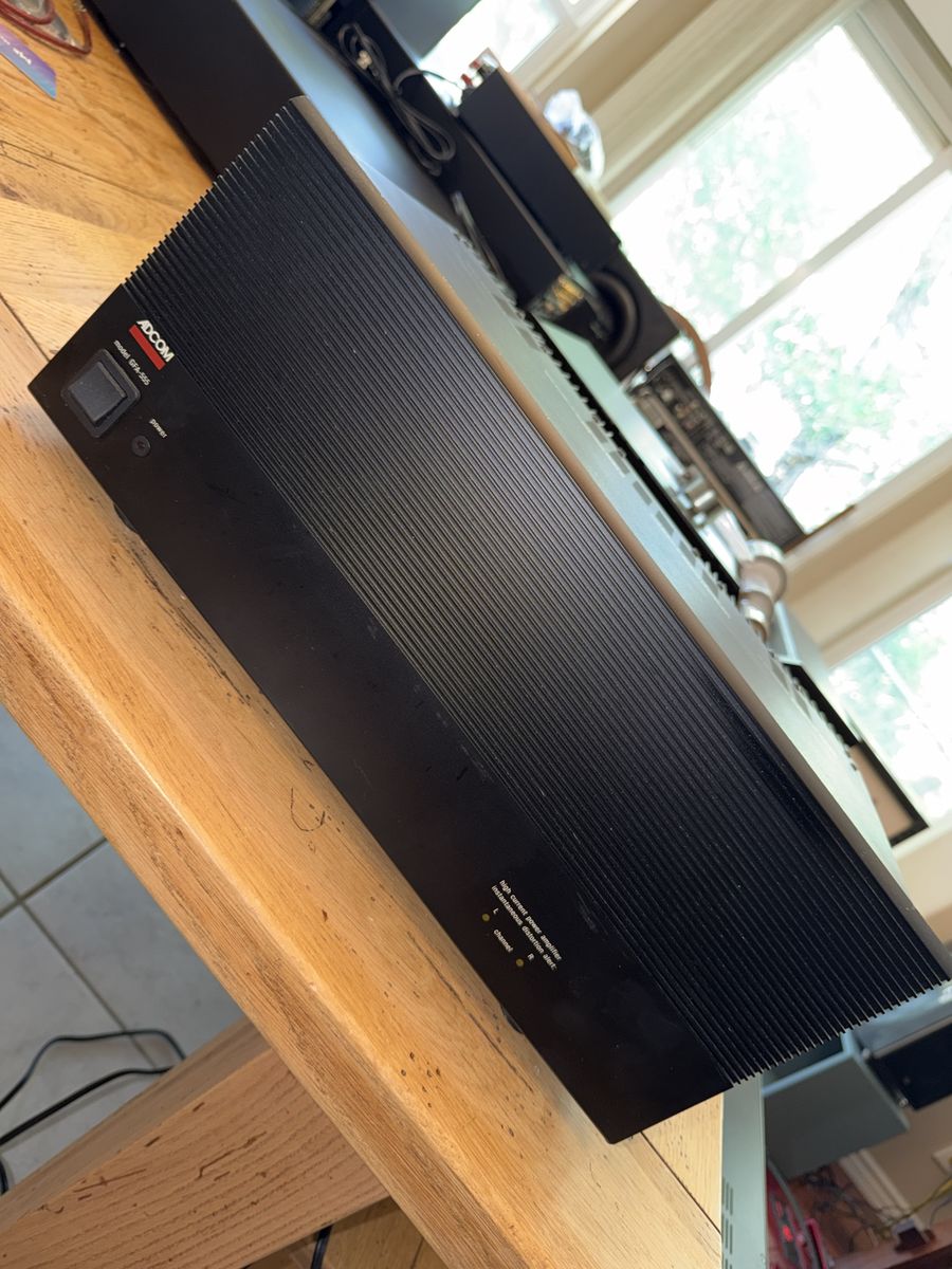 Adcom GFA 555 Stereo Amplifier not working