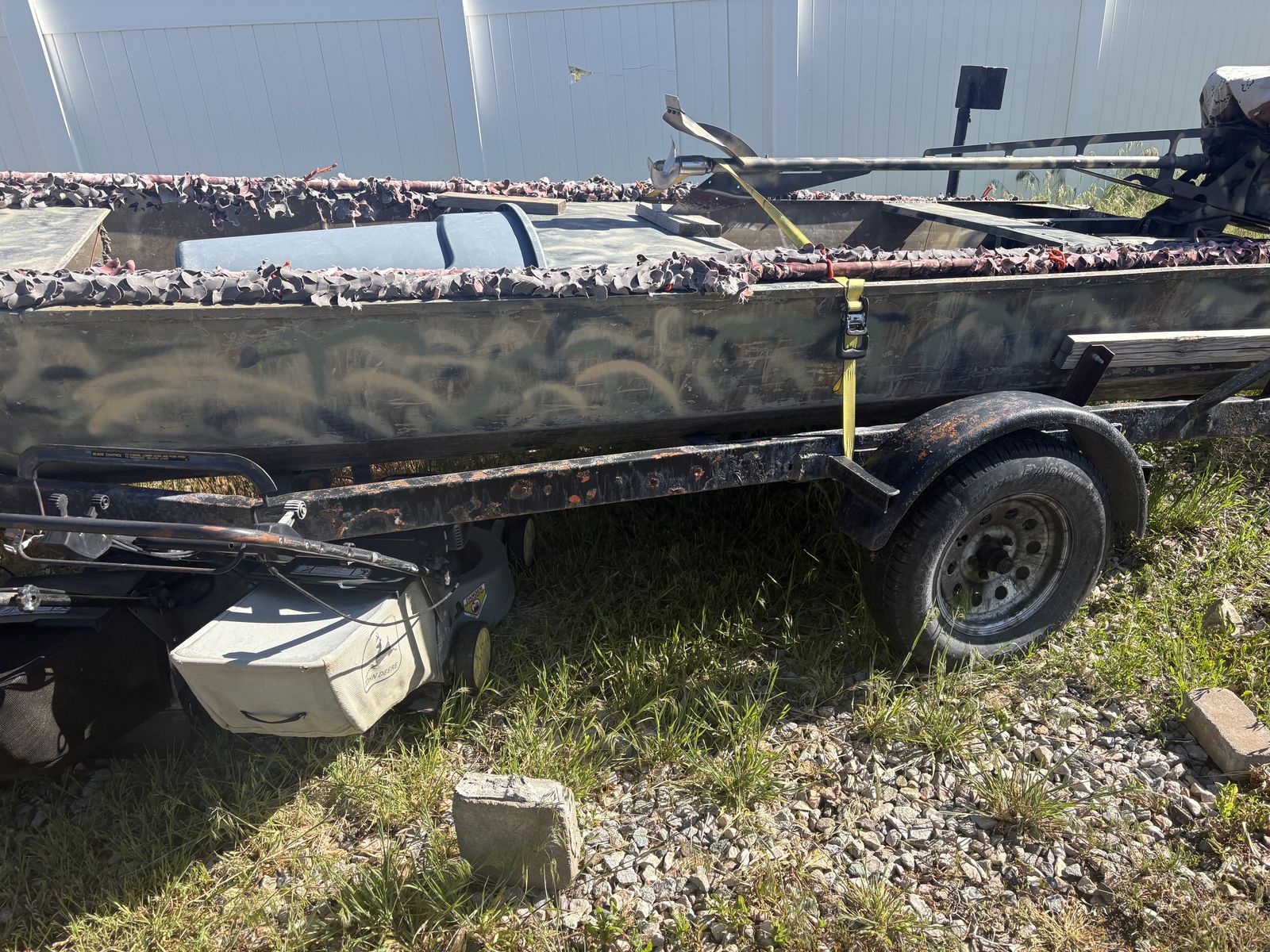 Hunting and Fishing Boat ( With complete waterfowl setup 40hp longtail & 9.9 Johnson trolling moter )