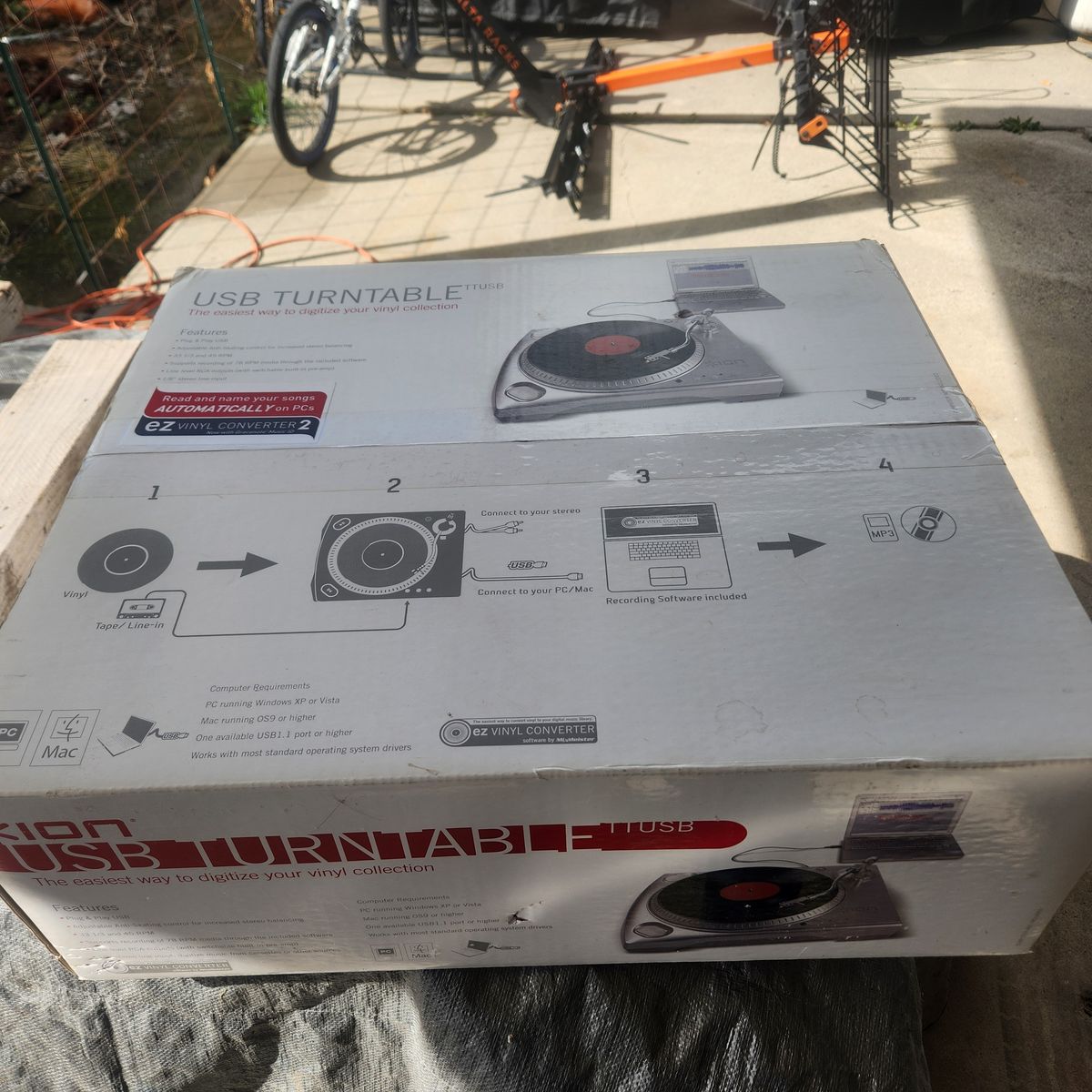 NEW IN BOX ION TTUSB Turntable - Vinyl to MP3 Converter