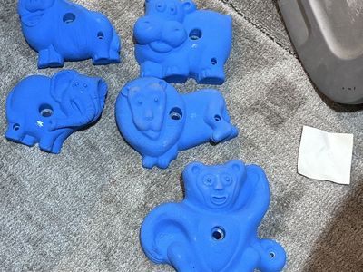 Atomik Safari Animals Climbing Holds Set - Blue, Excellent Condition, with Bolts