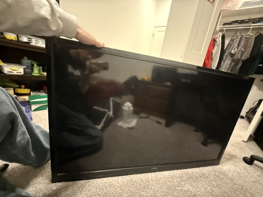 VIZIO E-Series 50 TV Fully functional/no remote