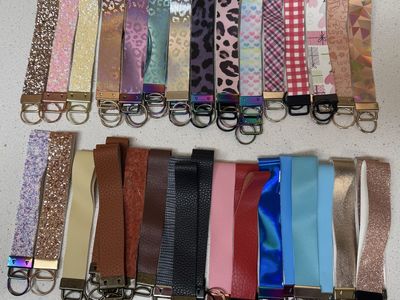 Keychain wristlets