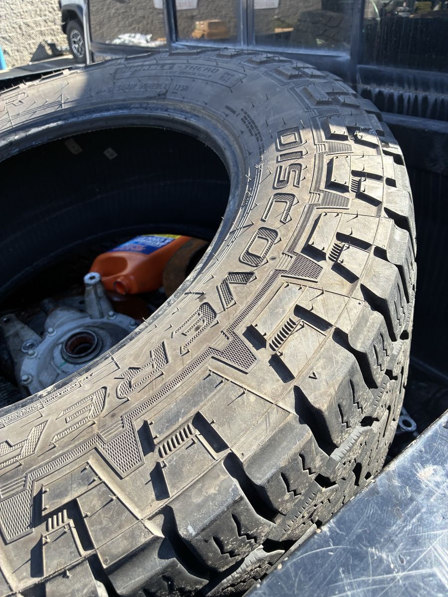 35x12.50r20 Cooper at3 xlt LRF