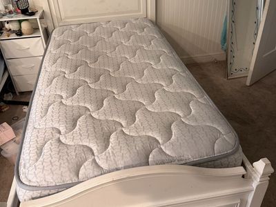 White twin bed with trundle and dresser (Kids Cafe Brand)