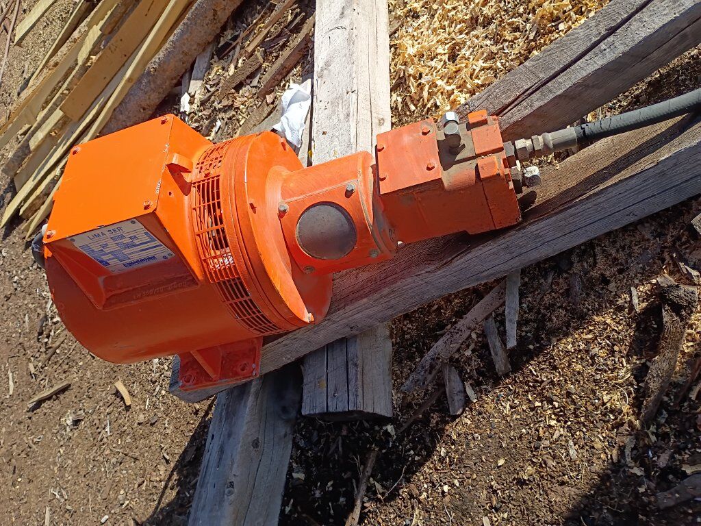 hydraulic powered generator