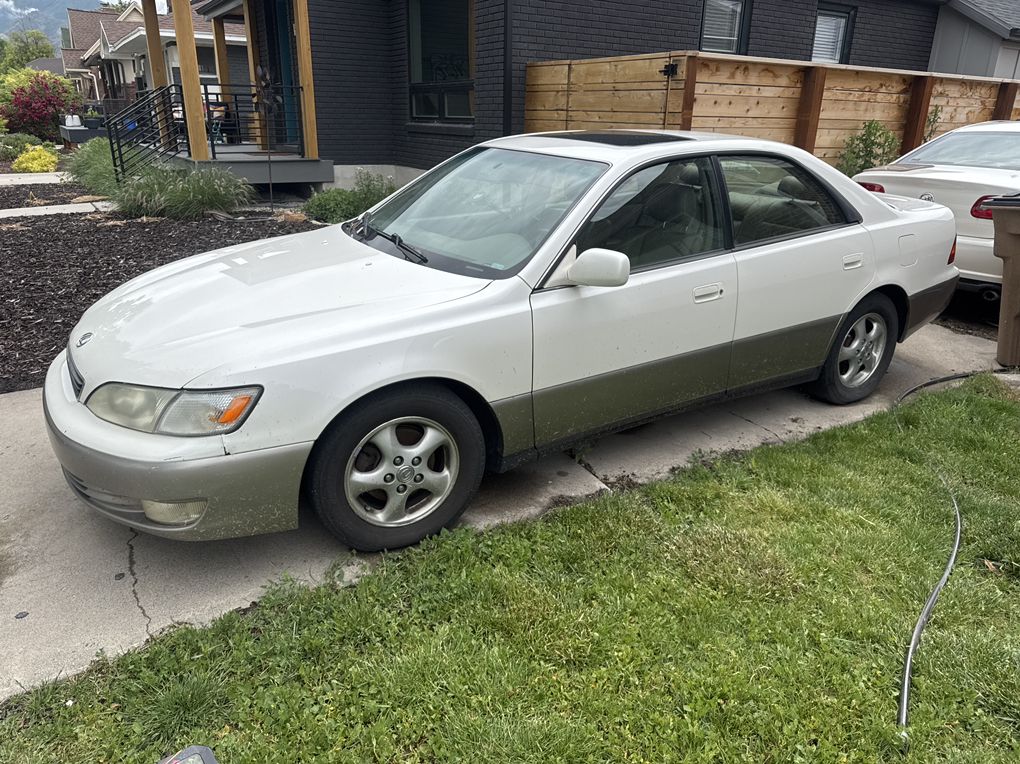 1998 Lexus ES 300h Luxury