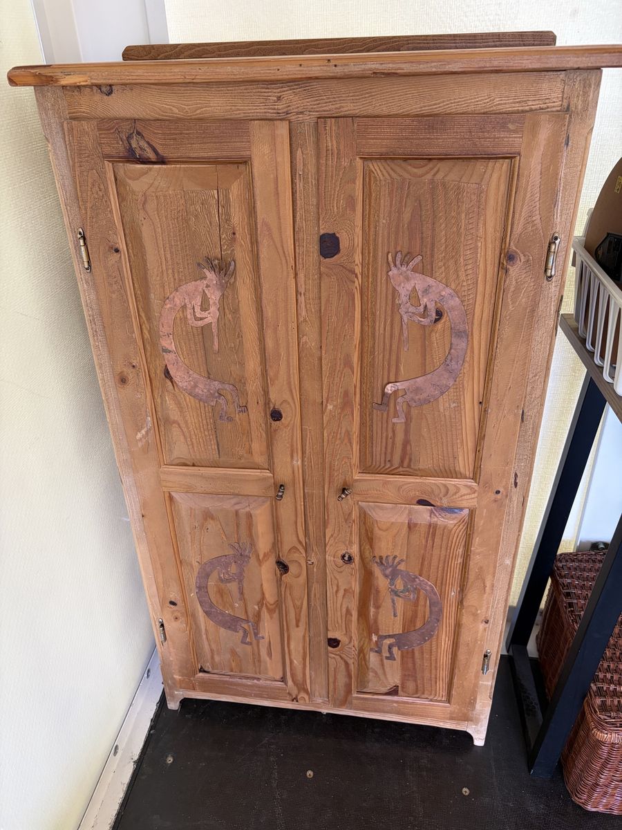 Armoire