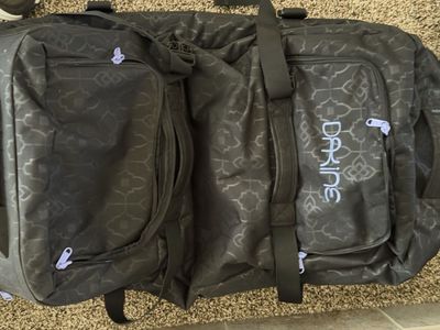 Dakine Black Patterned Rolling Duffle Travel Bag Luggage