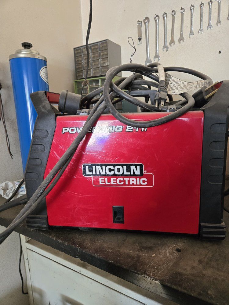 Lincoln Electric Power MIG 211i Welder Machine