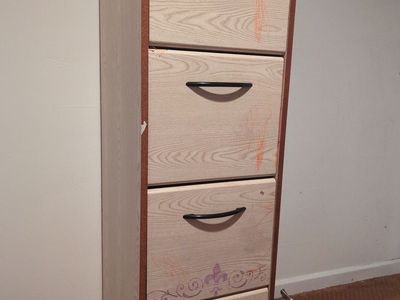 **Free** 4 Drawers wooden 1'7.5" X 1'3.5" X 4'6"