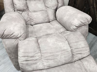 Recliner / Rocking Chair