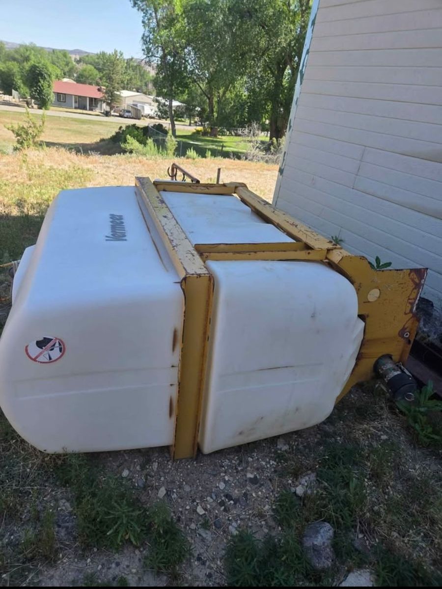 Vermeer Yellow & White Industrial Tank