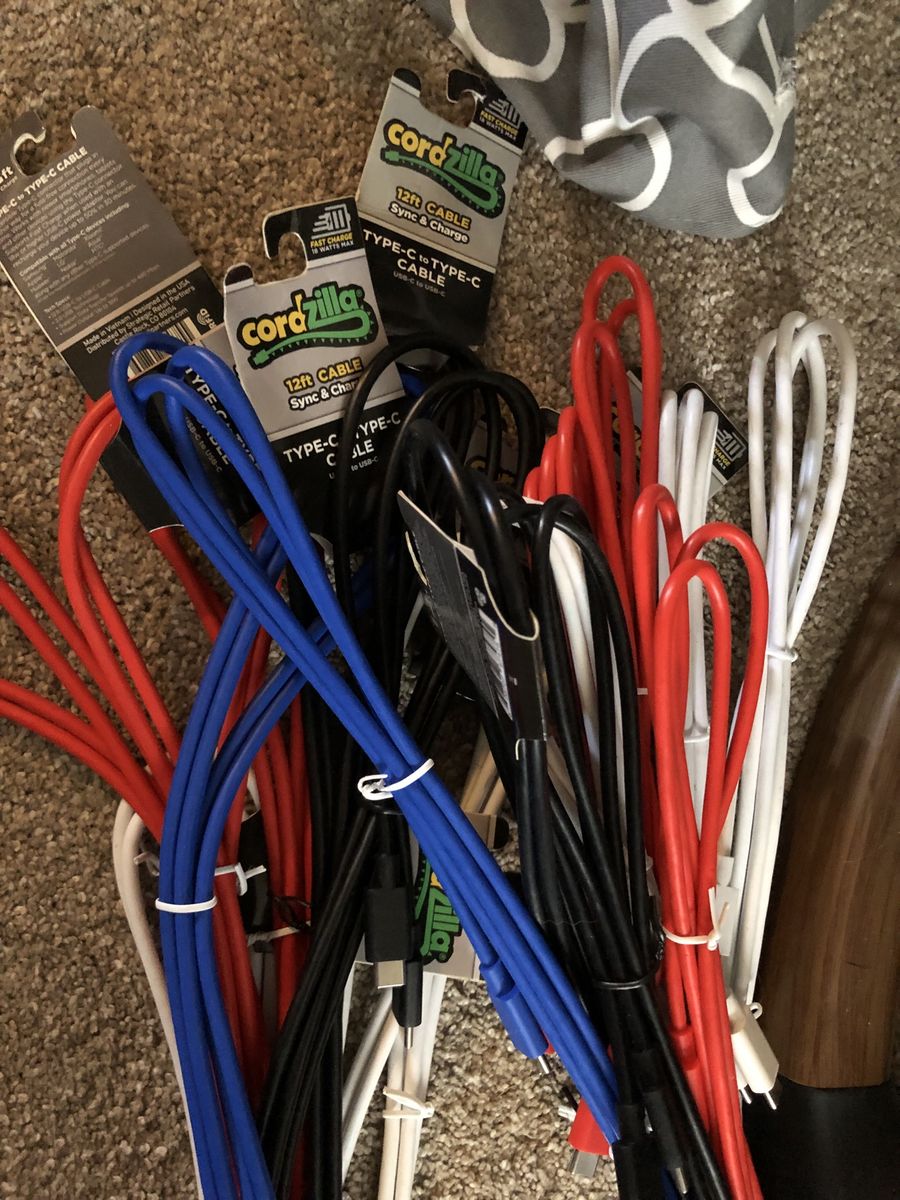 New Cordzilla & Celltronix 8ft/12ft USB-C & Lightning Cables - Mixed Colors (Lot of 16)