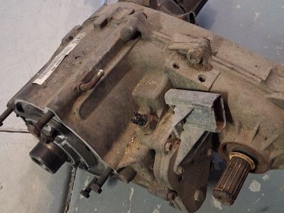 OEM Transfer Case Assembly -out of 2000 blazer with 90 thousand miles Used Auto Part