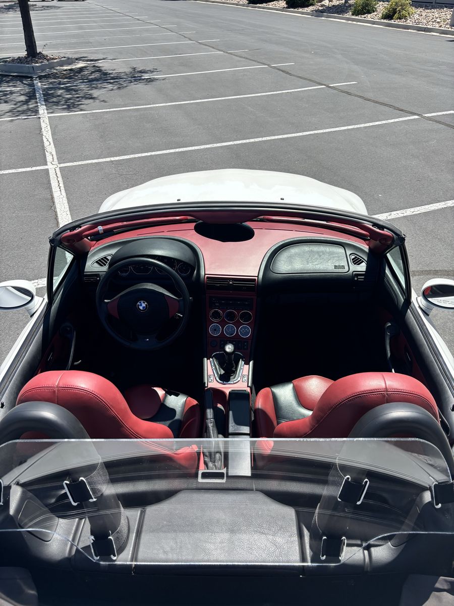 Main image 4